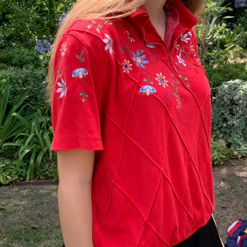 Vintage red zip collar top with flowers